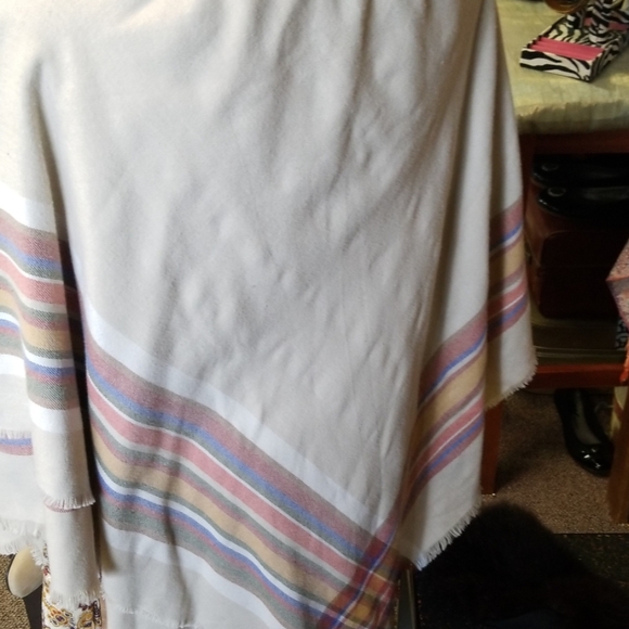 Western Look Cape - Picture 4 of 6